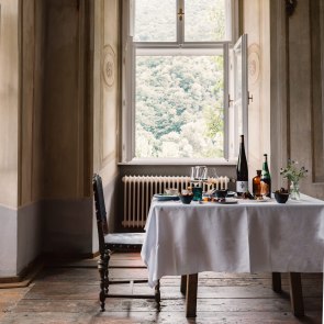 Gedeckter Tisch in barocken Ambiente