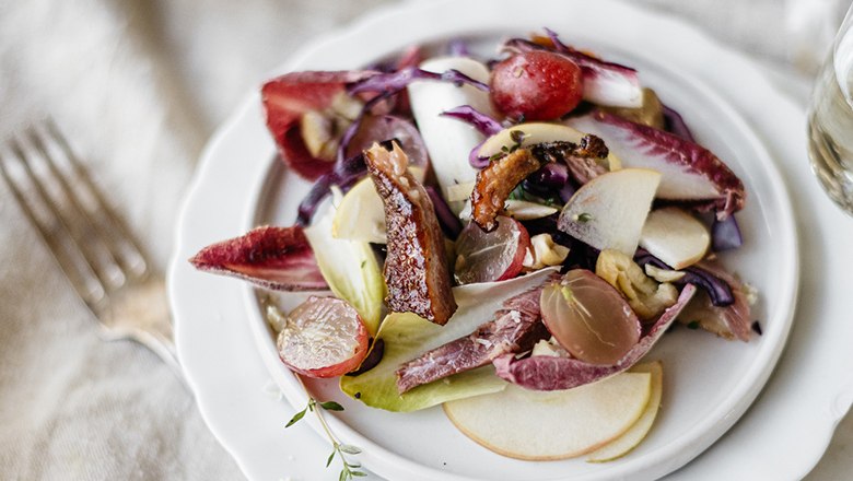 Herbstlicher Rotkrautsalat mit Gansl, © Mara Hohla Herbstlicher Rotkrautsalat mit Gansl, © Mara Hohla