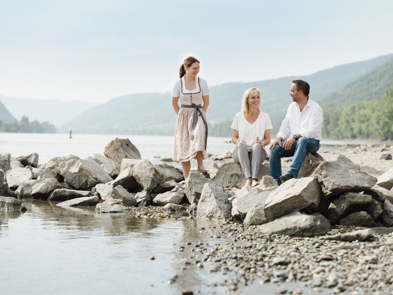Wirtsfamilie Prankl, © Niederösterreich Werbung/Michael Reidinger Familie Prankl am Ufer der Donau