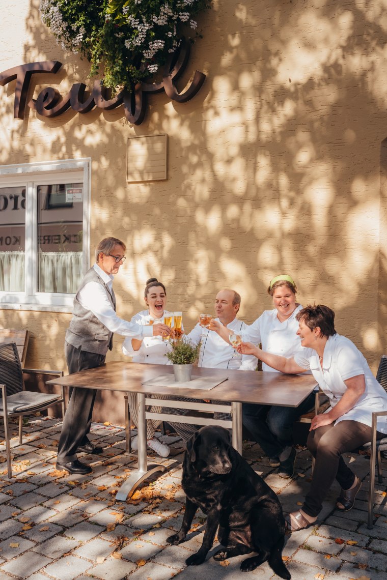 Langjähriger Team-Spirit im Gasthof Teufl, © Niederösterreich Werbung/Daniela Führer