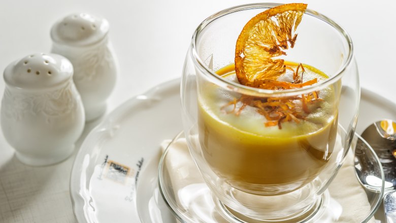 Orangen-Karottensuppe mit Ingwer, © Rita Newman Orangen-Karottensuppe mit Ingwer, © Rita Newman