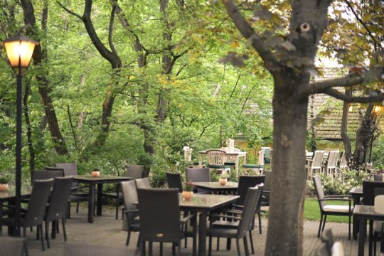 vom Garten, über das Presshaus bis zum Restaurant im Schlosskeller. , © Schlosskeller Bockfließ/Robert Herbst