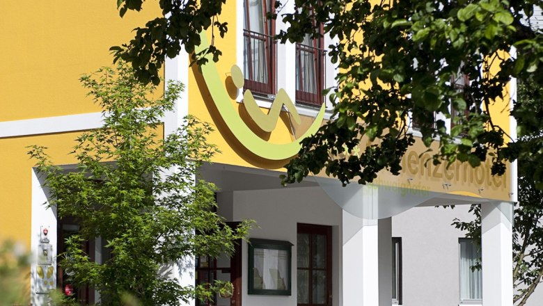 Faulenzerhotel Schweighofer, &copy; 2006 Karl Schweighofer jr. www.kpix.at