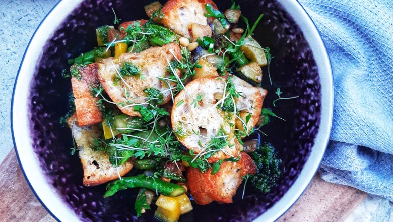 Mediterraner Brotsalat, &copy; Nieder&ouml;sterreichische Wirtshauskultur