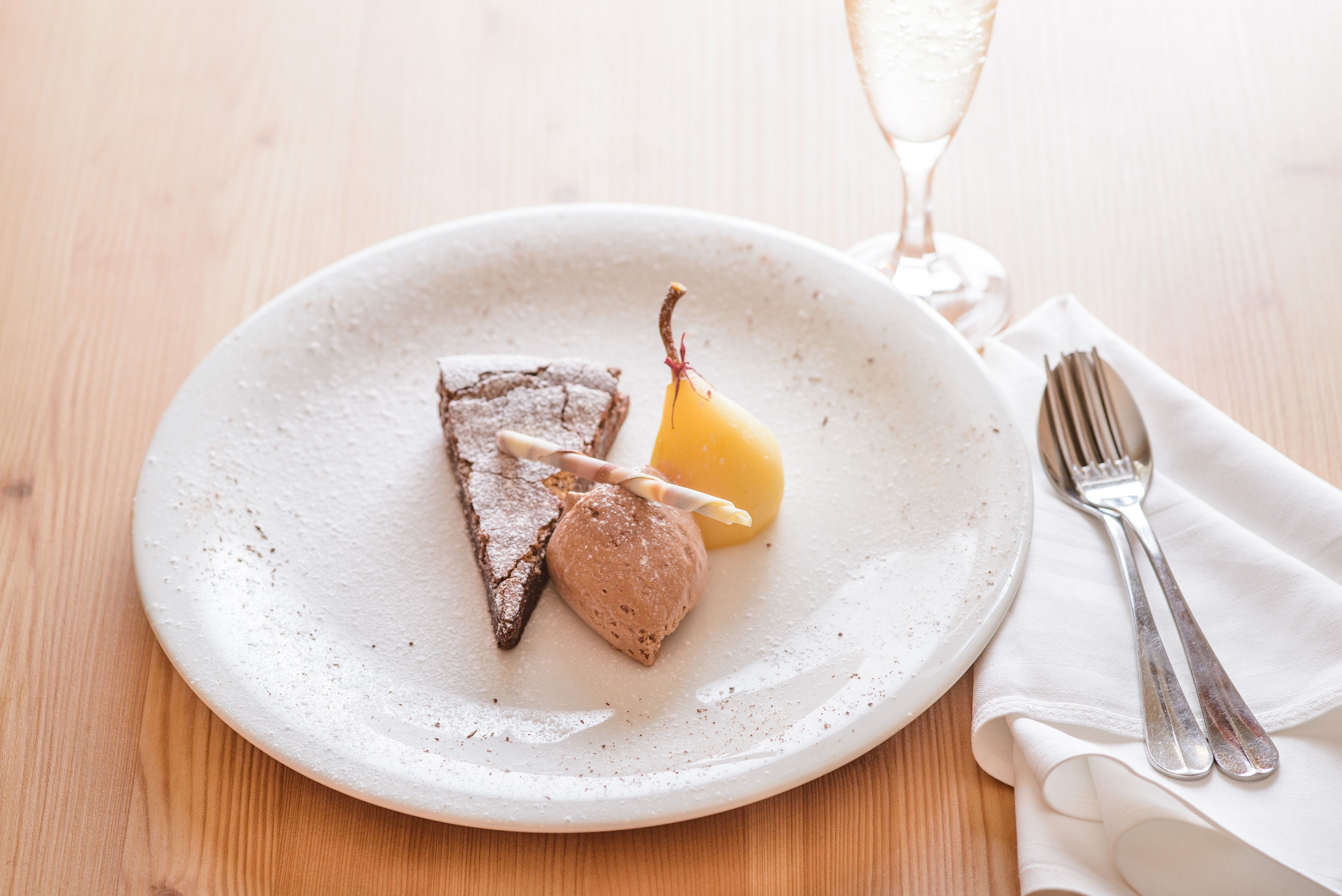 Schokoladetarte mit Pralinenmousse