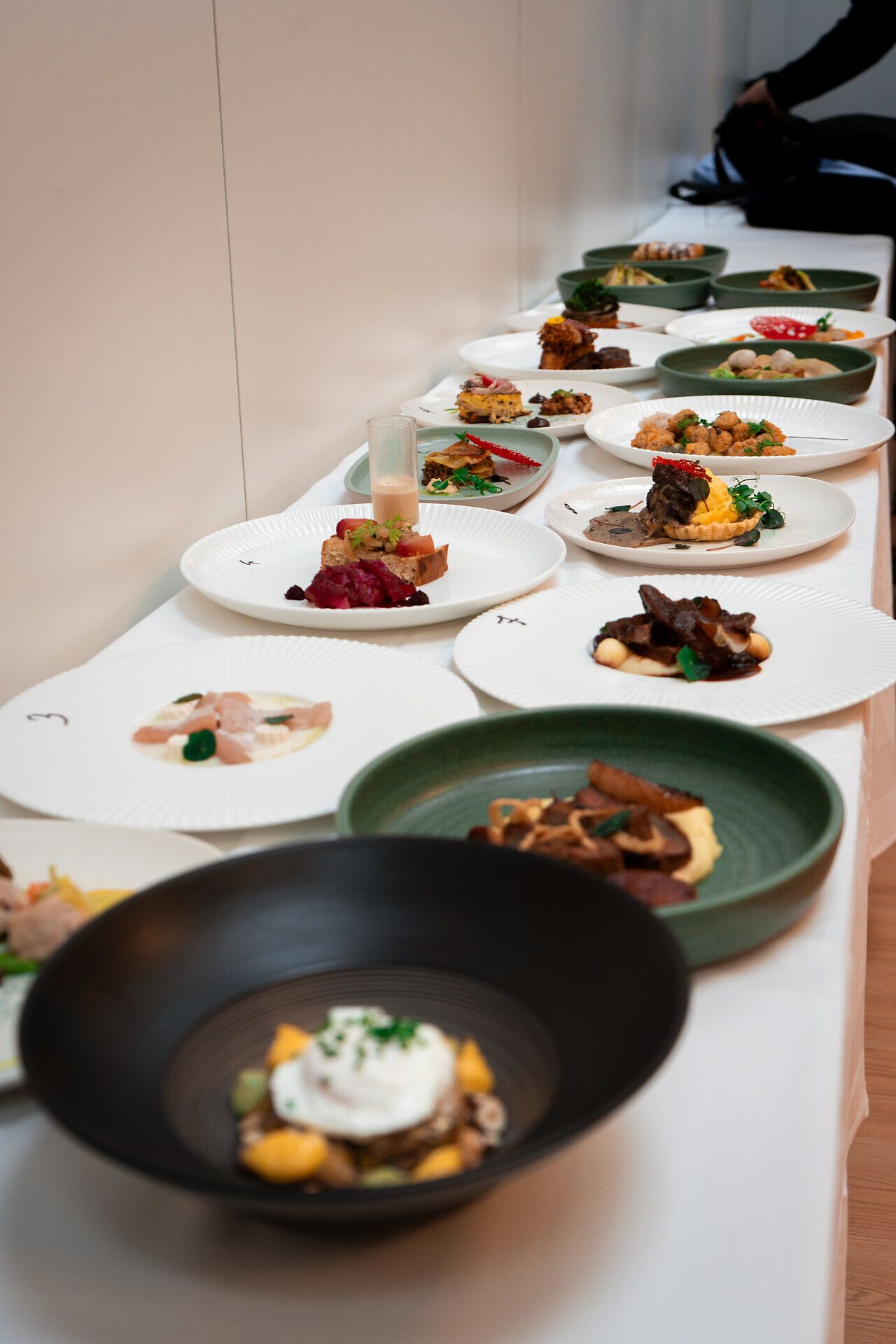 Die Schauteller vom Küchen-Bewerb des "Wirtshaus Battle - Young Talents" Lehrlingswettbewerbes 2026 aufgereiht. 