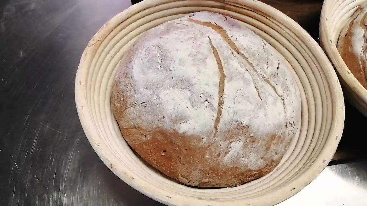 Wirtshausbrot mit Sauerteig