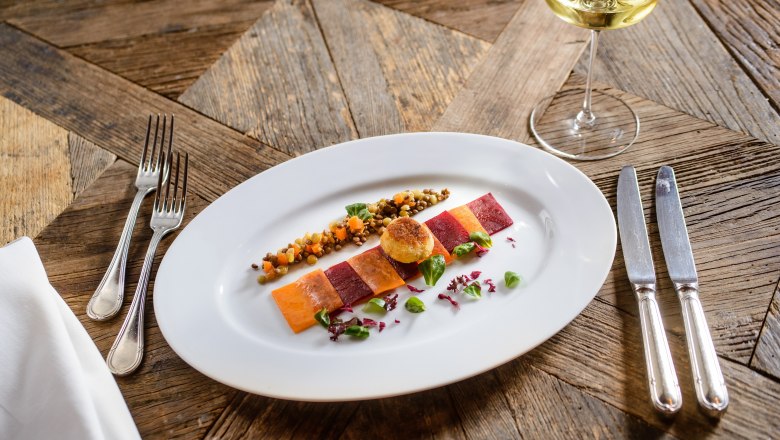 Ziegenk&auml;se im Erd&auml;pfel-Zucchinimantel, &copy; Rita Newman