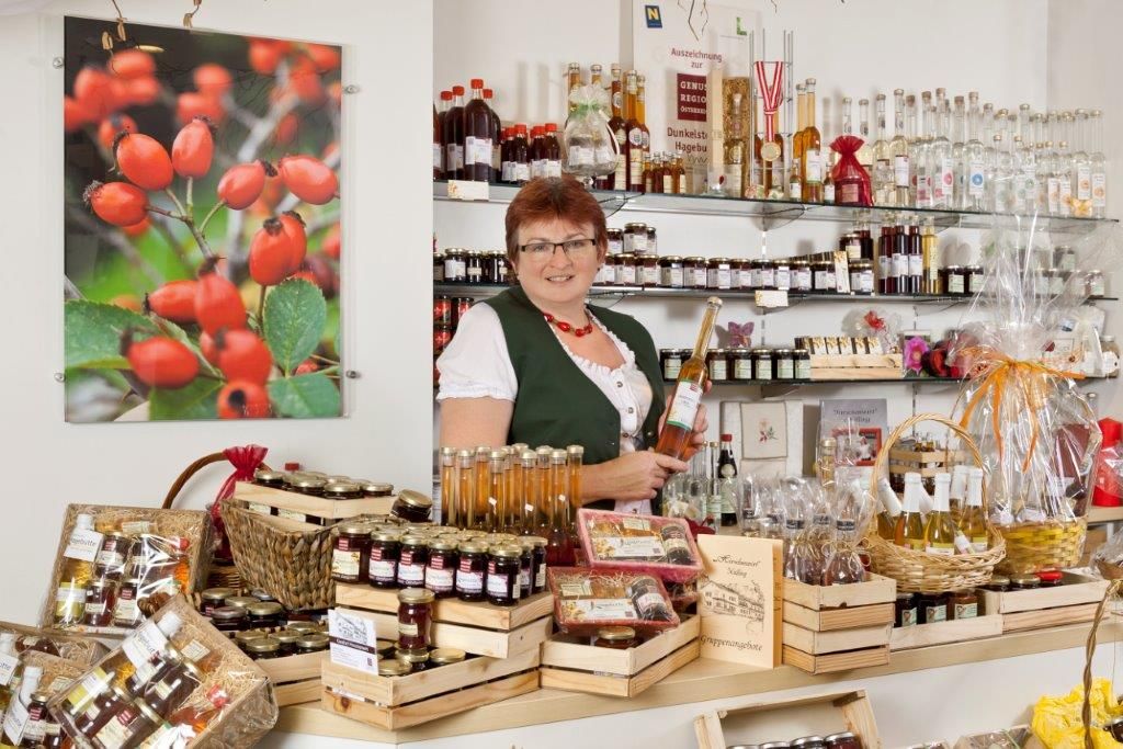 Herta Falkensteiner im Shop