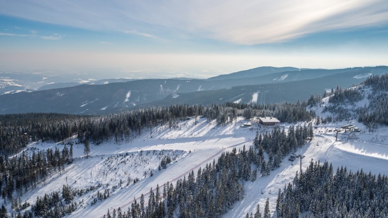 Luftaufnahme, Pisten Schischaukel Mönichkirchen-Mariensee, Alplengasthof Enzian