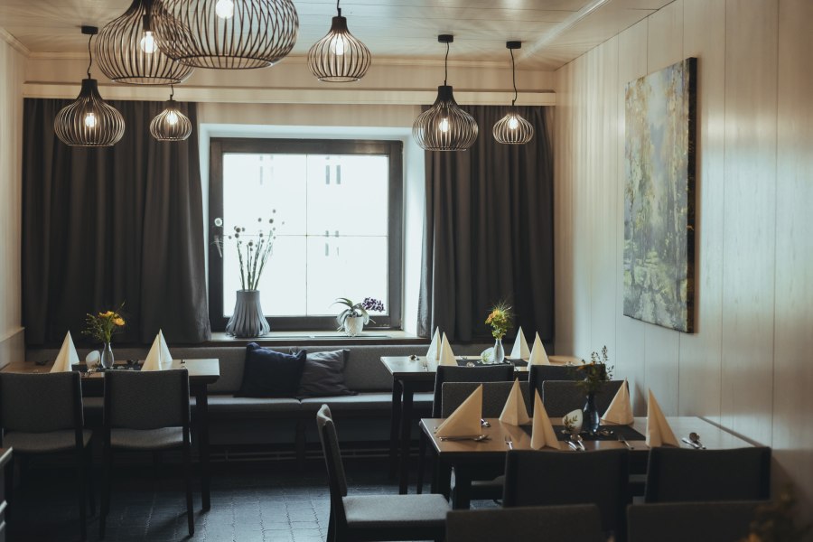 Modern eingerichtetes Gastzimmer, © Niederösterreich Werbung/David Schreiber