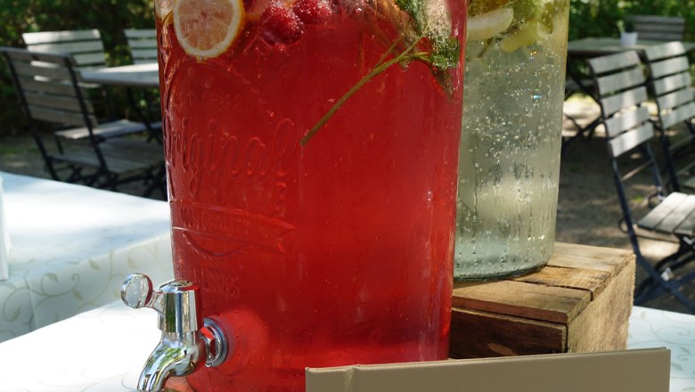 Restaurant - Hausgemachte Limonaden, &copy; Schlossschenke