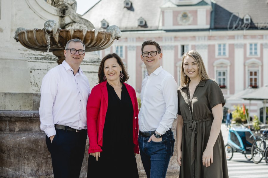 Leo und Brigitte Graf mit Sohn Andreas und Schwiegertochter Birgit, © Niederösterreich-Werbung/David Schreiber
