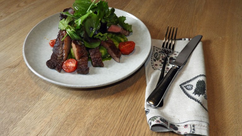 Rostbraten mit B&auml;rlauch-Gnocchi, &copy; Nieder&ouml;sterreichische Wirtshauskultur
