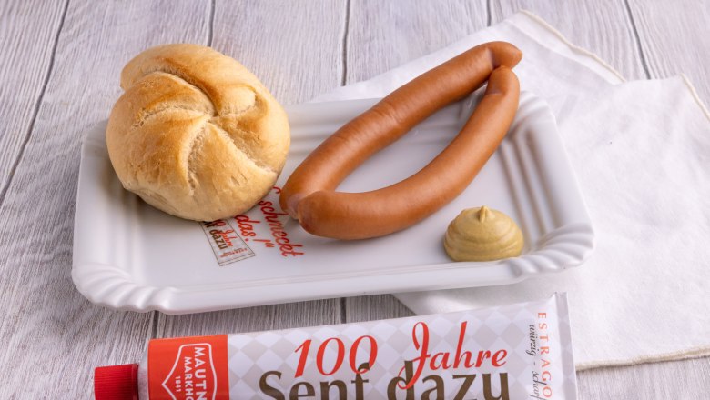 Ein Klassiker: Frankfurter Würstel mit Senf , © Florence Stoiber