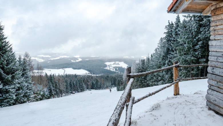 Hütte, Ausblick winterliche Berglanschaft