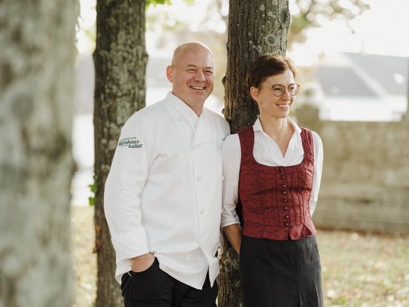 Wirtsleute Manfred und Martina Hausgnost, © Niederösterreich Werbung/Michael Reidinger