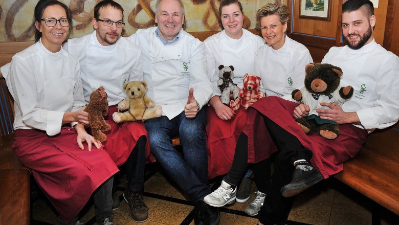 K&uuml;chencrew, &copy; B&auml;renwirt